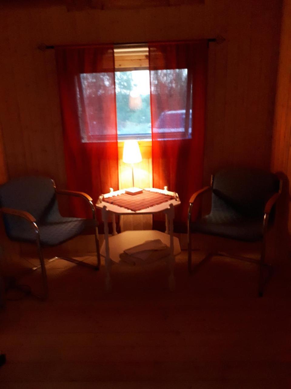 Dessans Cafe & Logi Hotell Pello Eksteriør bilde