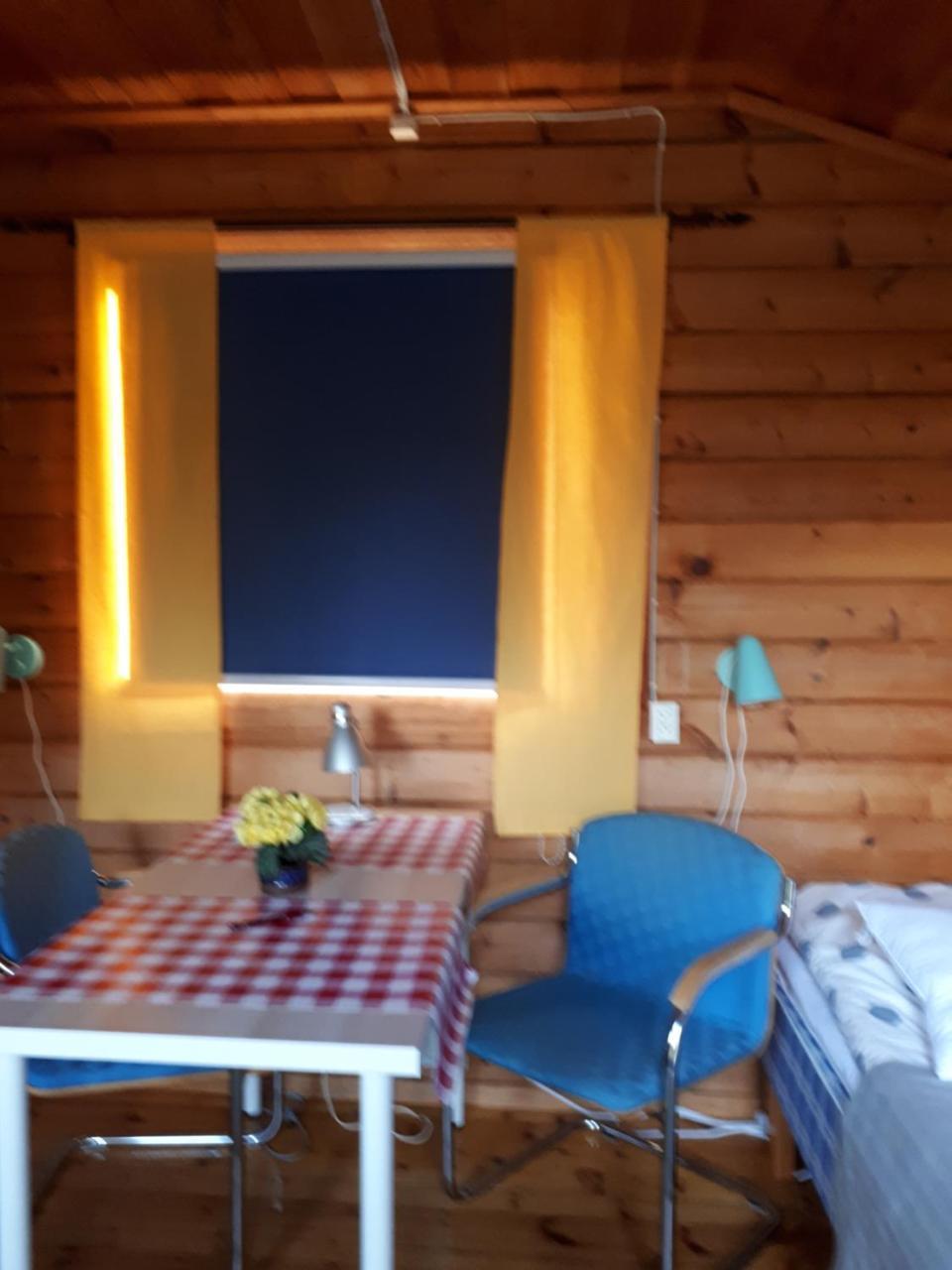 Dessans Cafe & Logi Hotell Pello Eksteriør bilde