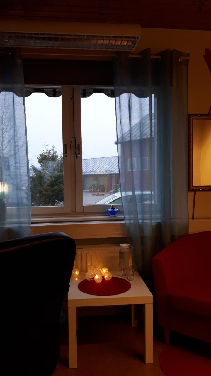 Dessans Cafe & Logi Hotell Pello Eksteriør bilde